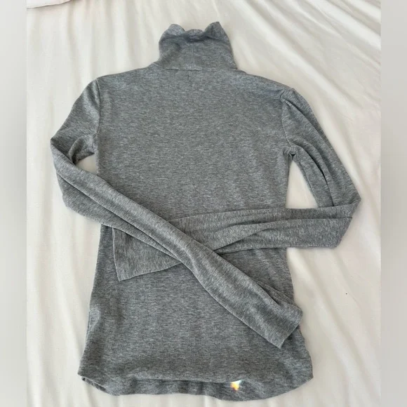 Sunday Best Freshman Turtleneck - Picture 10 of 11